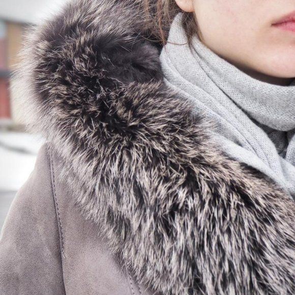 Hooded sheepskin coat with lush silver fox fur trim - Picture 3 of 13